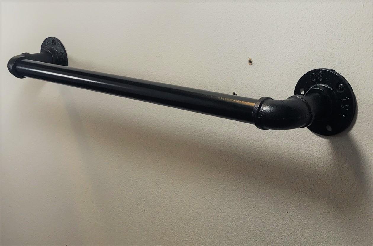 What Kind Of Bracket Holds Up A Towel Bar