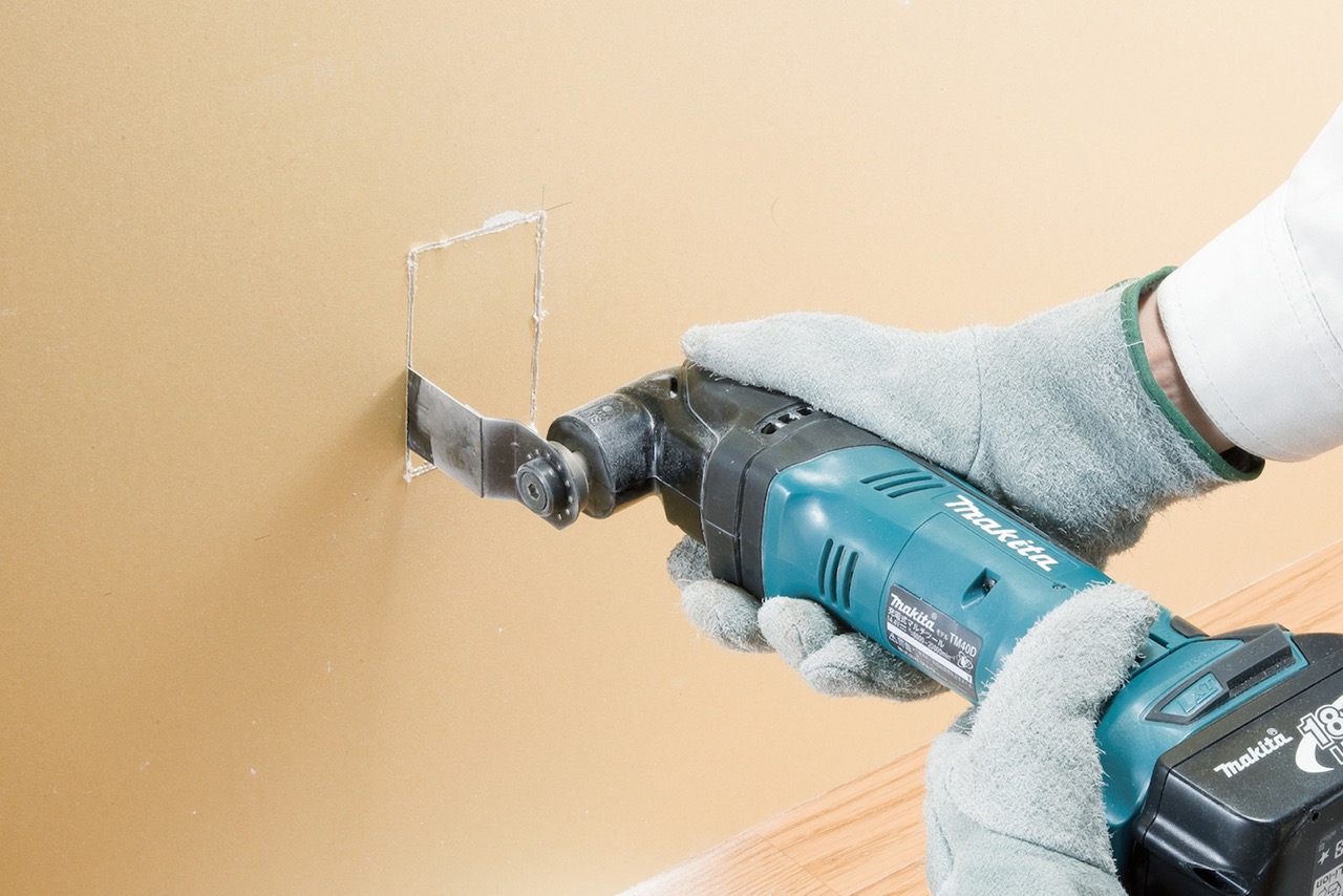 What Power Tools Do Electricians Use