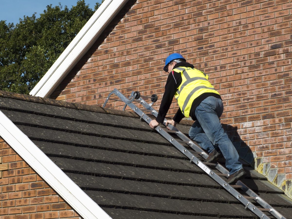 When Is It Acceptable To Use A Roof Ladder As A Free-Hanging Ladder?