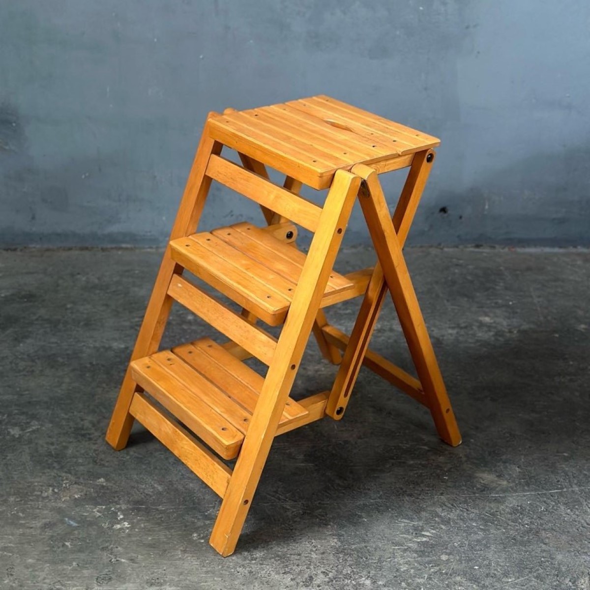 Where Can I Buy A Wooden Step Ladder