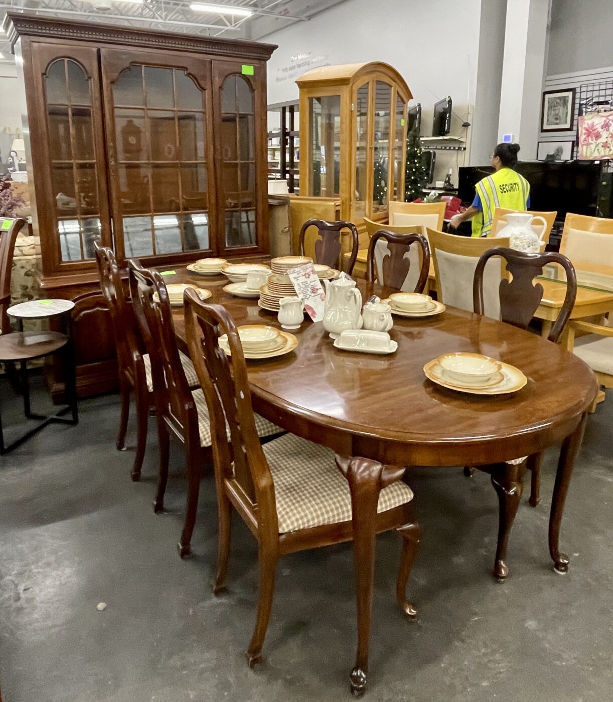 Where Can I Donate A Dining Room Set