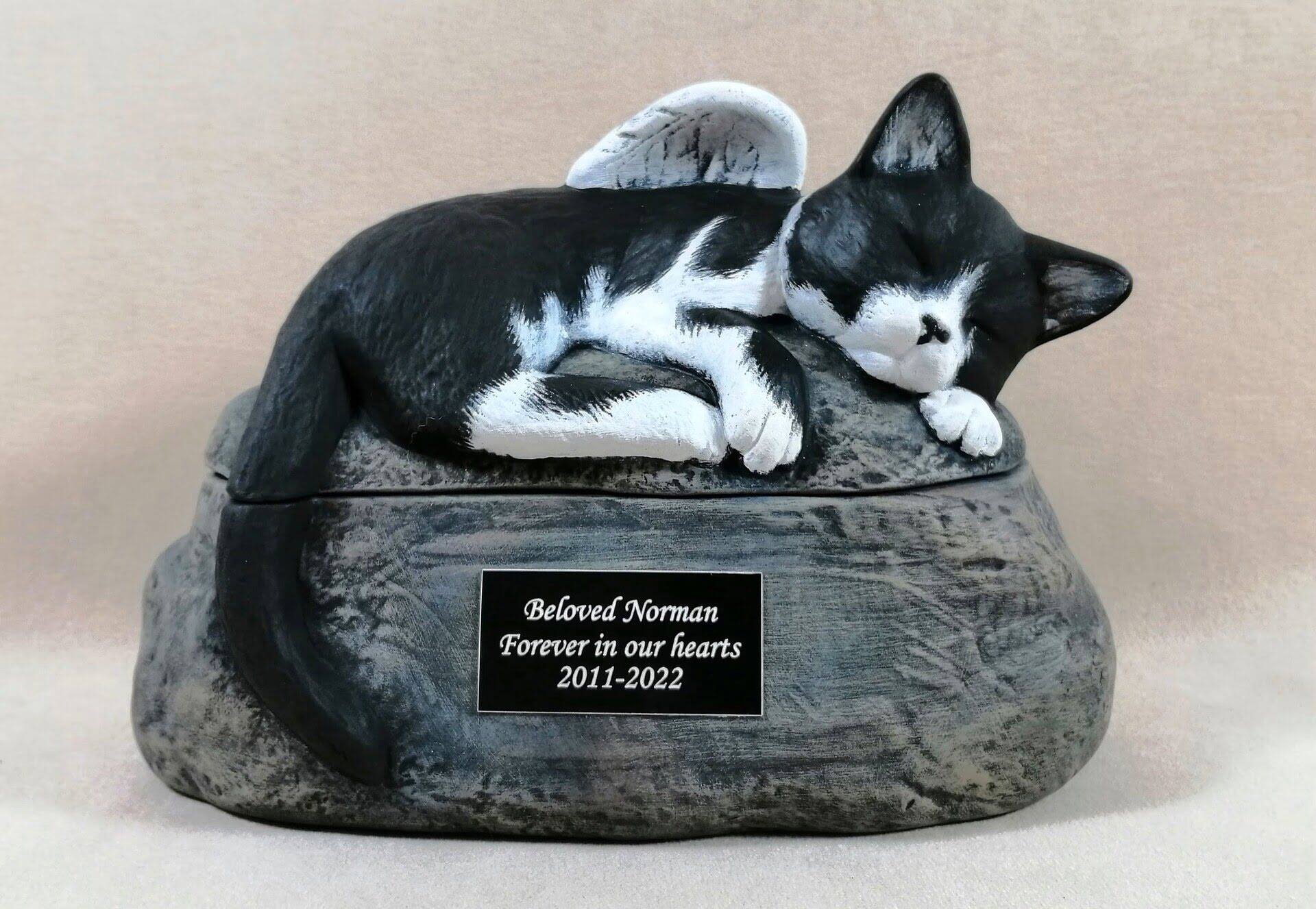 11 Amazing Urns For Cats For 2024