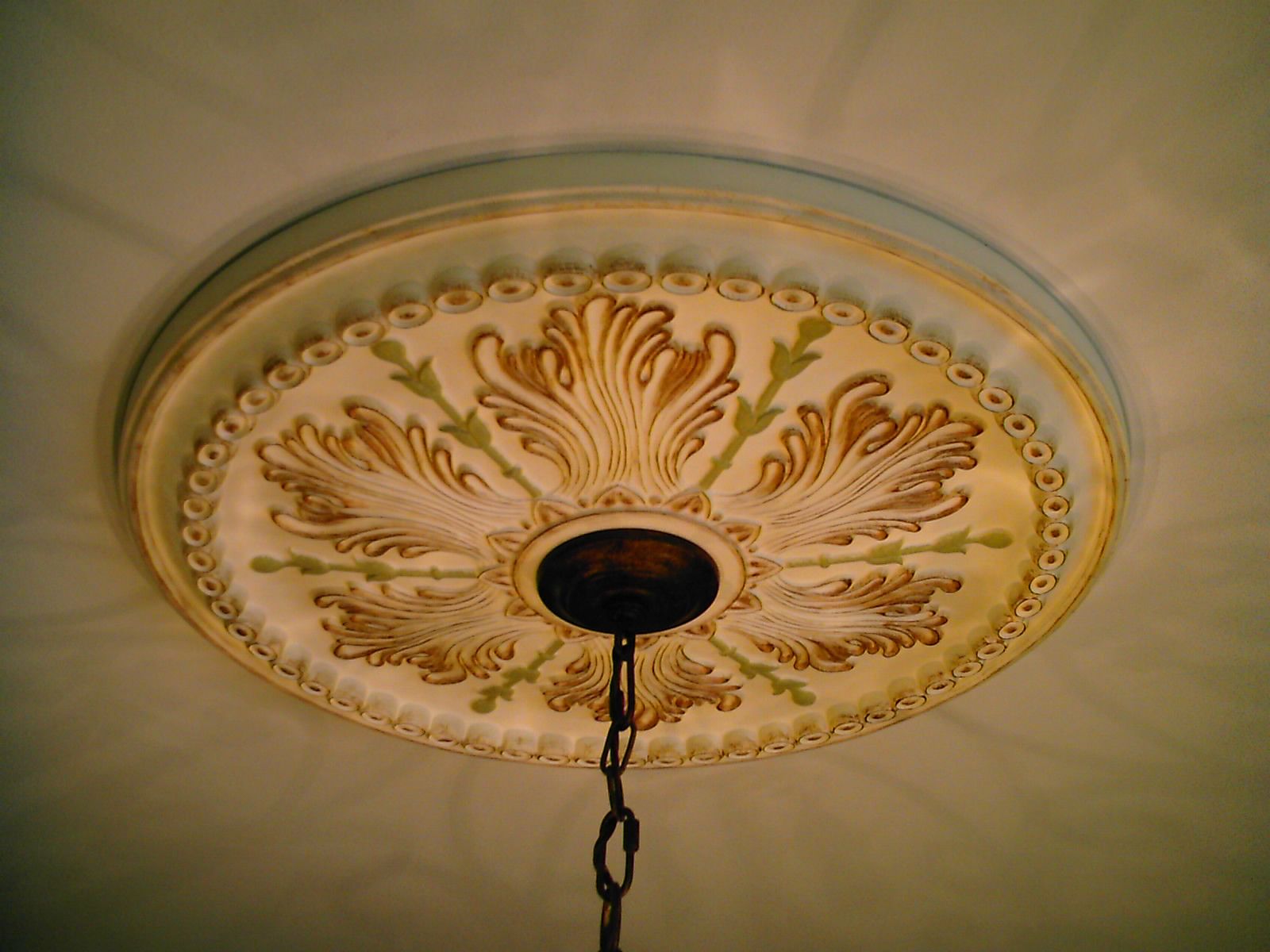 11 Incredible Ceiling Medallions For 2023