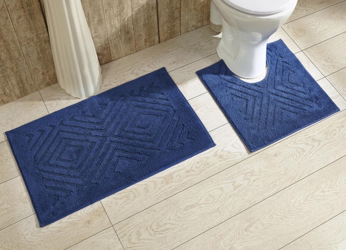 Carpet in a Bathroom - Benefits and Downsides
