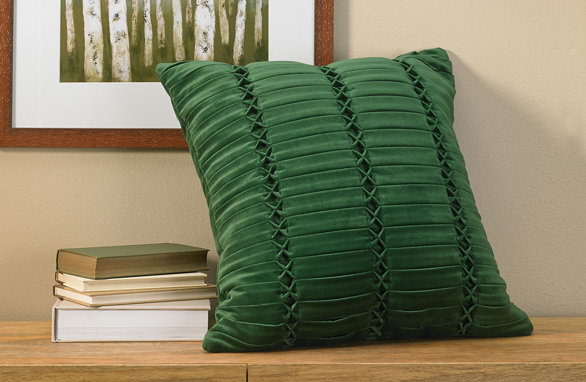 12 Incredible Green Throw Pillows for 2023
