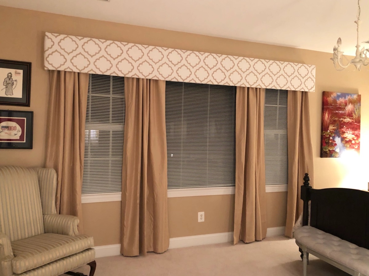 Differences Between Valances, Swags, and Cornices