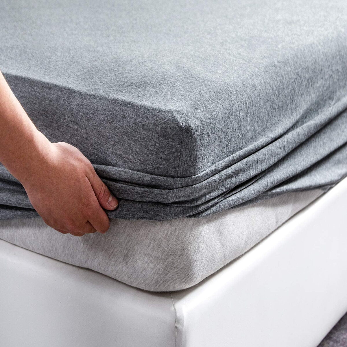 Empyrean Bedding Fitted Sheet Queen Size - Soft Microfiber Queen Fitted  Sheet Only - Moisture Wicking Fitted Bed Sheets Fits Up to 16 Inches Deep