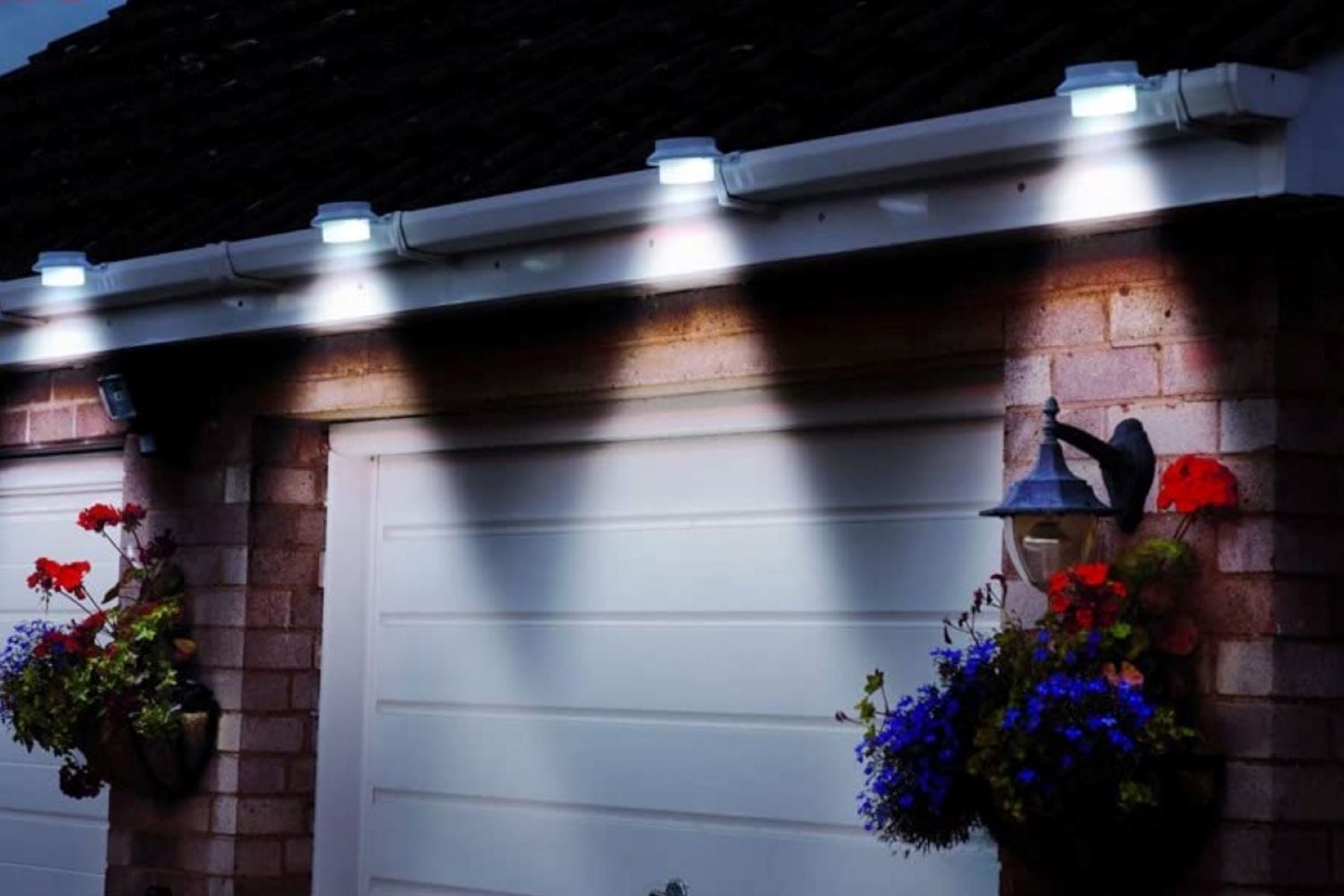 13 Amazing Solar Lights For Gutters For 2024