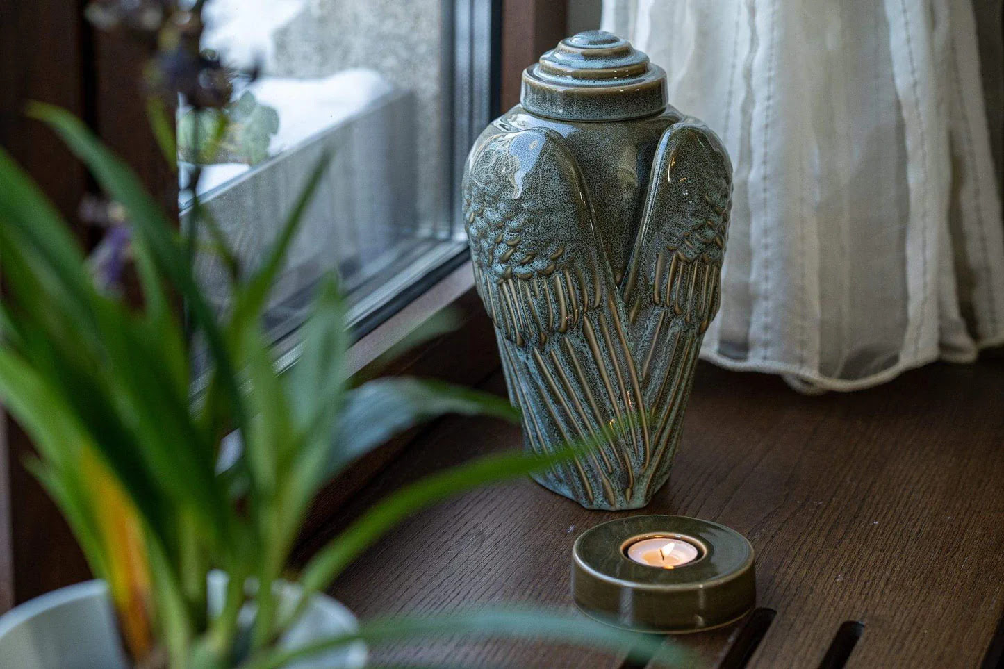 14 Amazing Cremation Urns For 2024