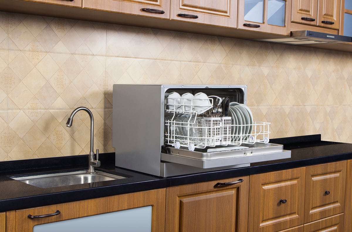 Black+Decker Compact Countertop Dishwasher for Sale in Davis