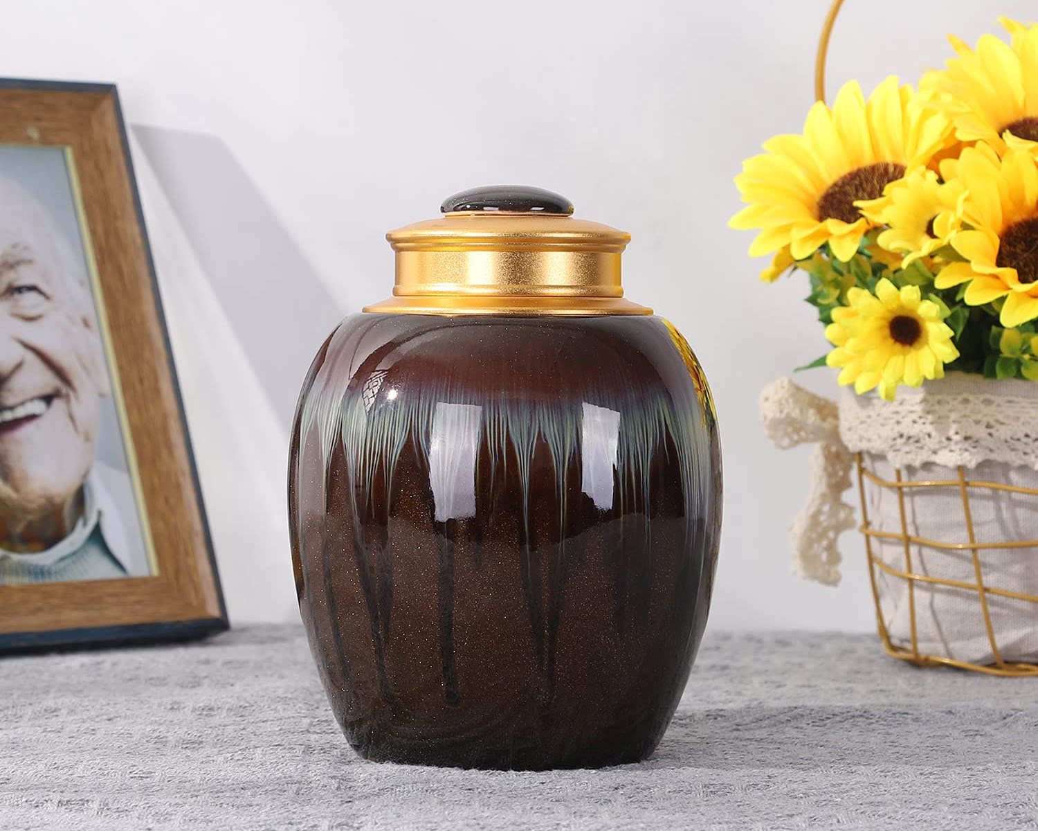 15 Best Medium Urns For Human Ashes For 2024