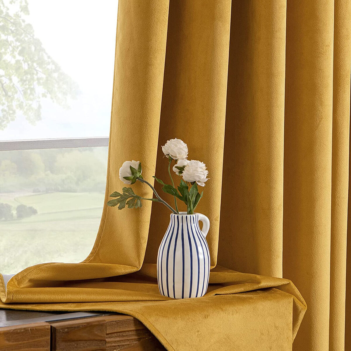 15 Incredible Yellow Curtains for 2024