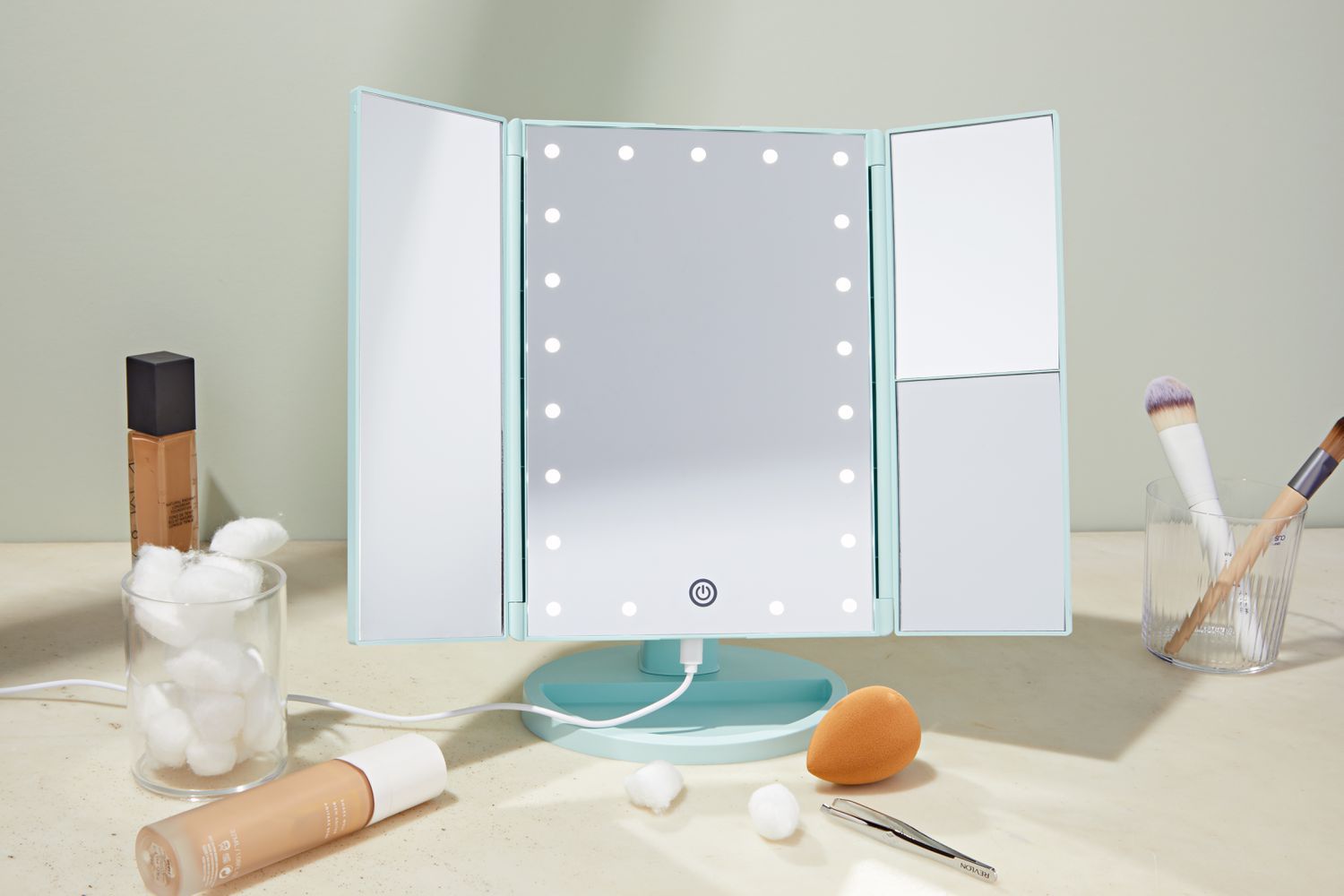8 Amazing Lighted Makeup Mirrors for 2024