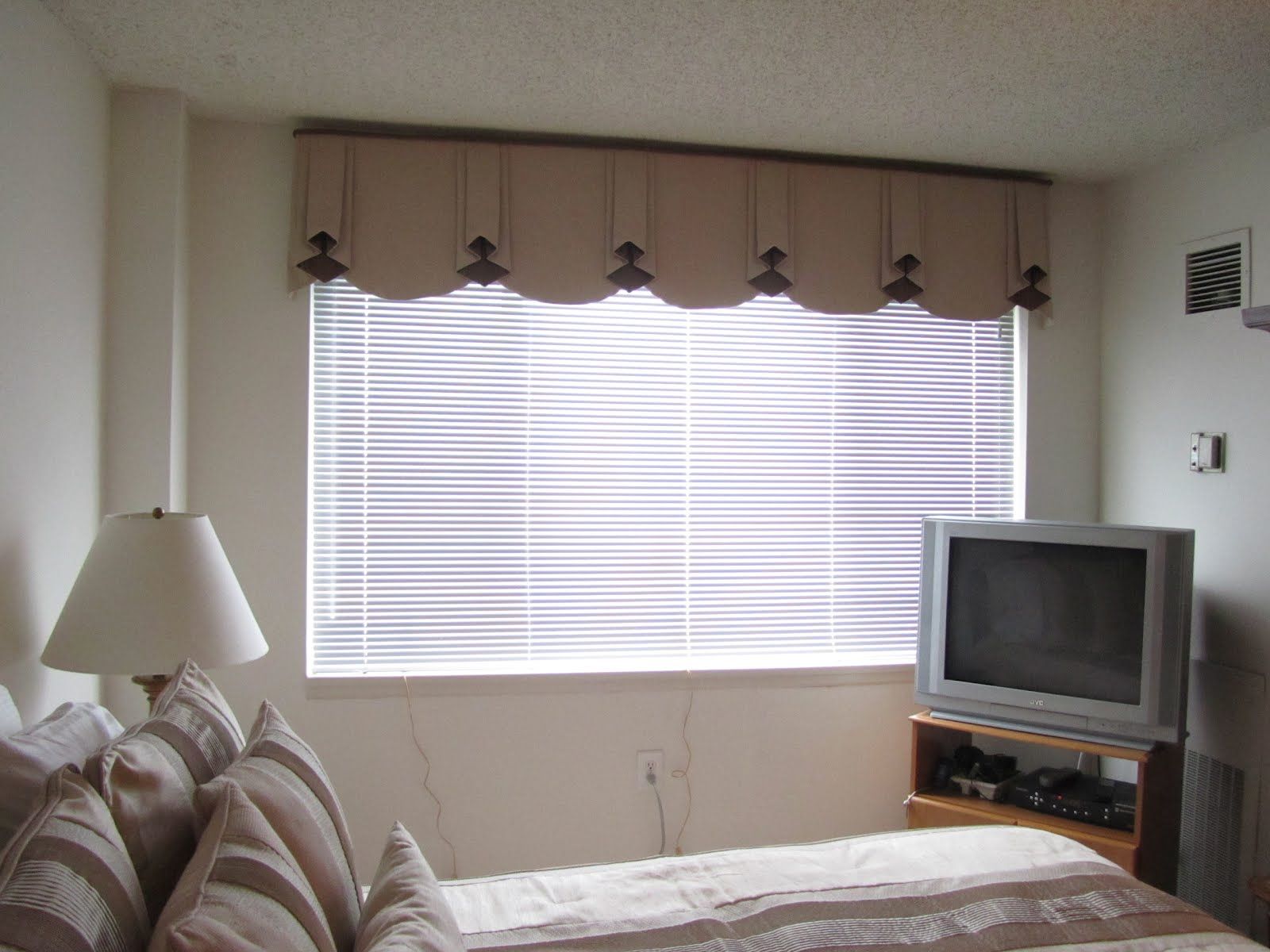 8 Best Curtain Valances For Bedroom for 2024
