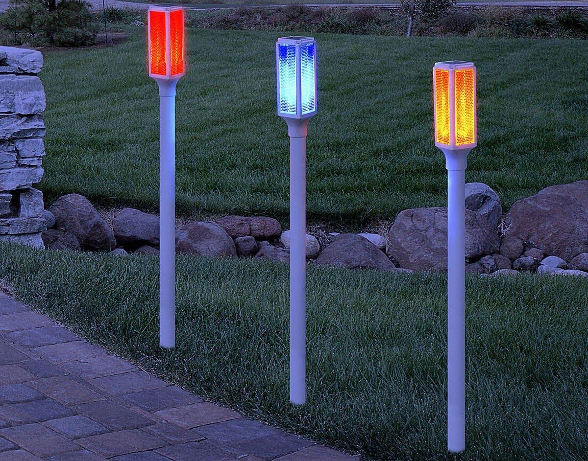 9 Amazing Solar Driveway Markers For 2023