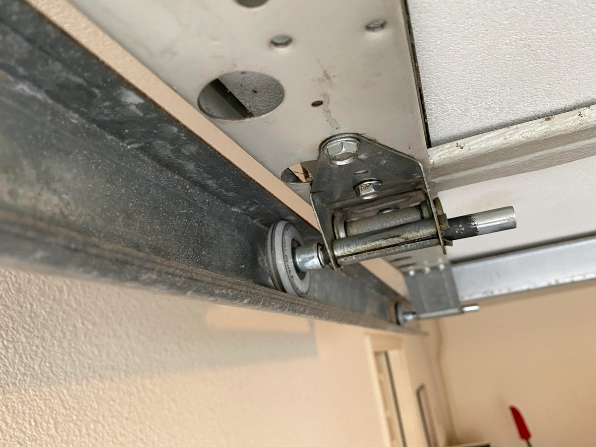 Garage Door Binding When Closing