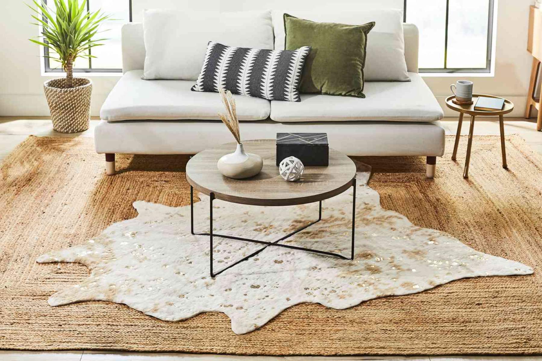 How Do You Layer Rugs