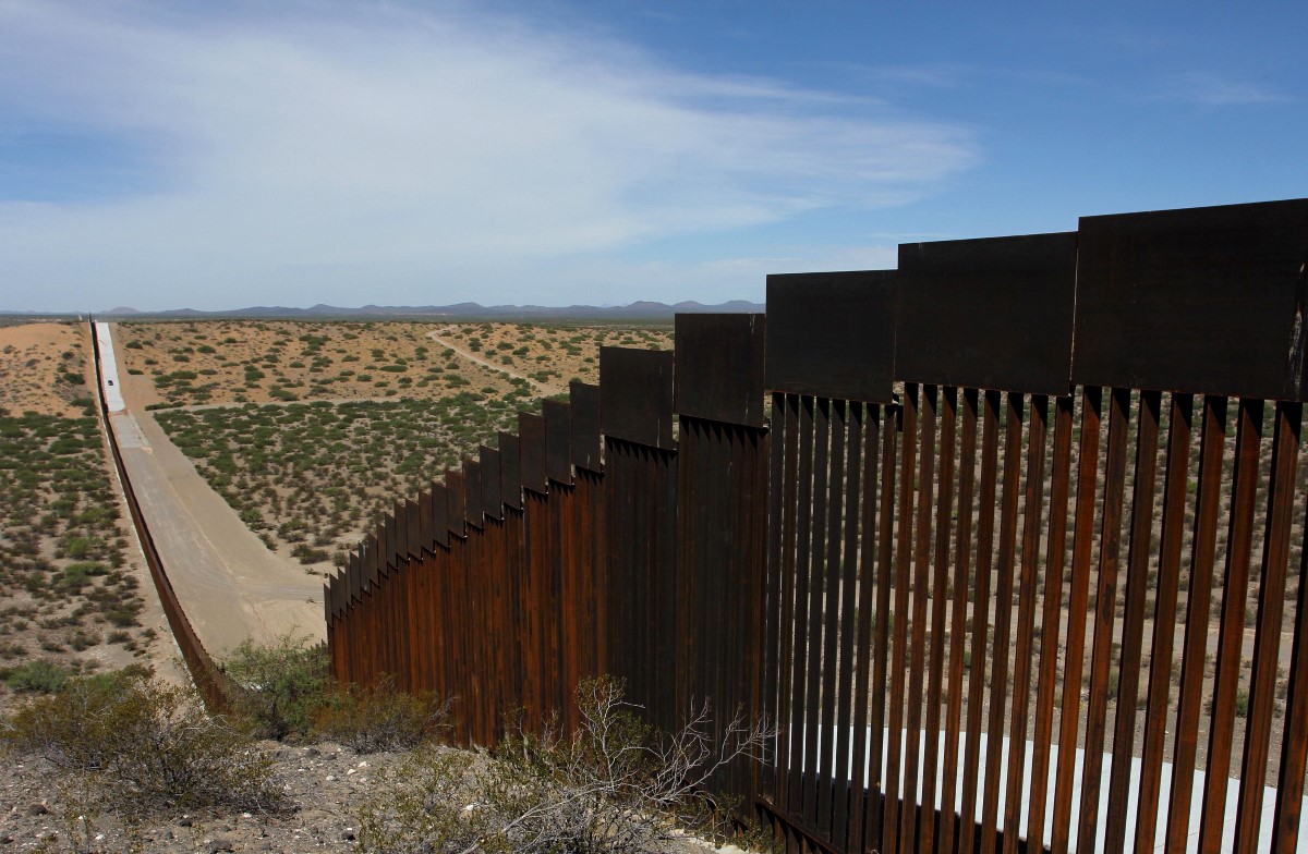 How Long Is The US Mexico Border Fence
