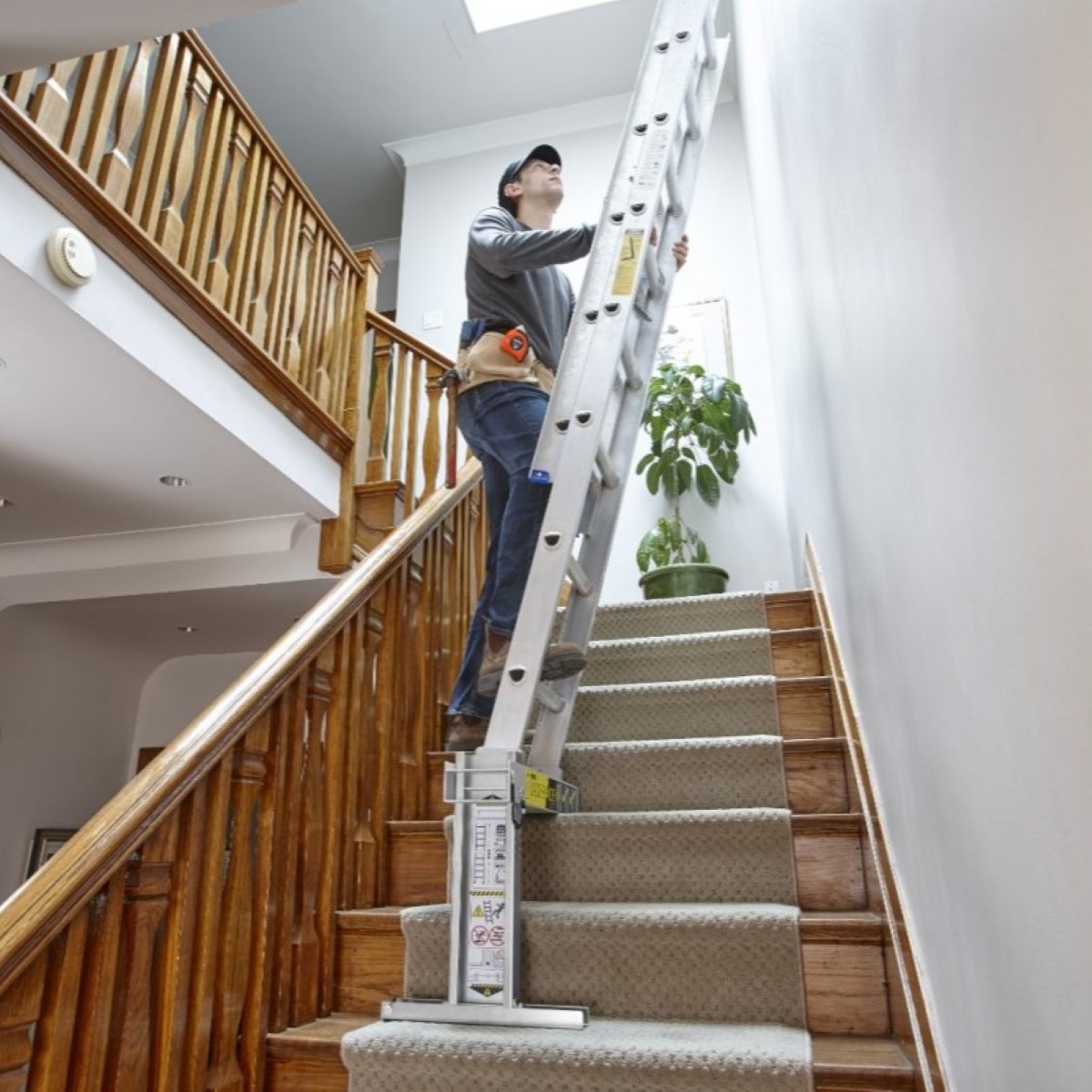 How To Choose The Right Ladder Configuration For Stairs