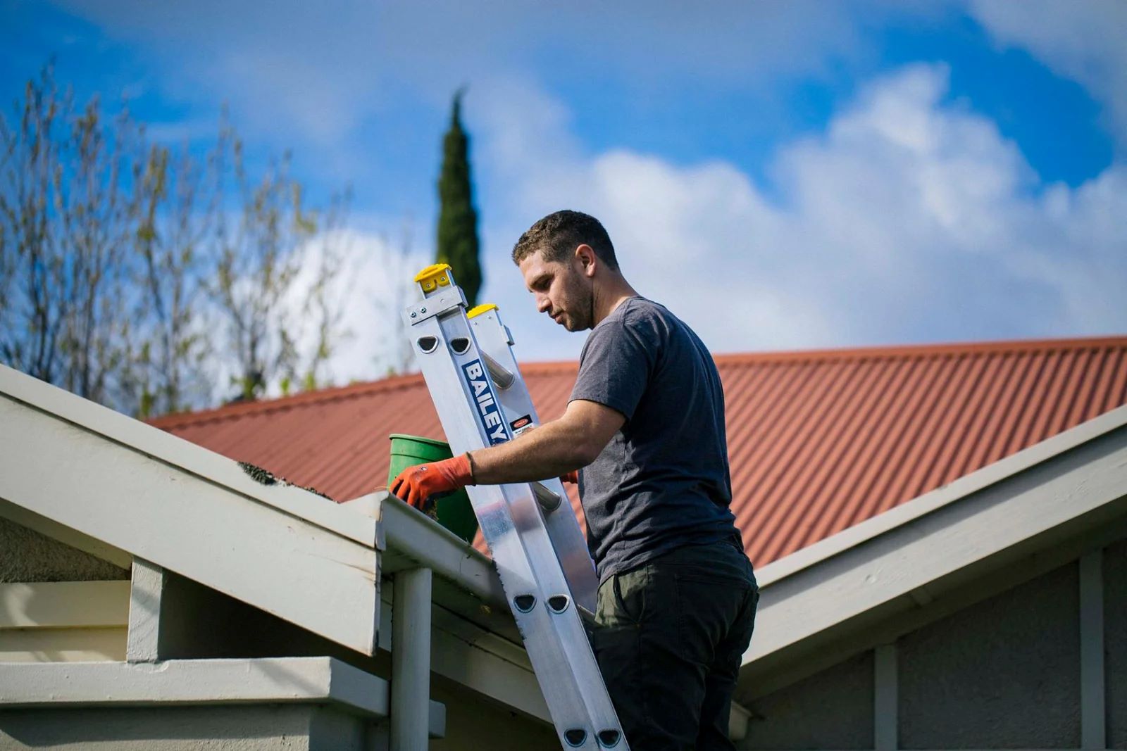 How To Choose The Right Ladder For Cleaning Gutters