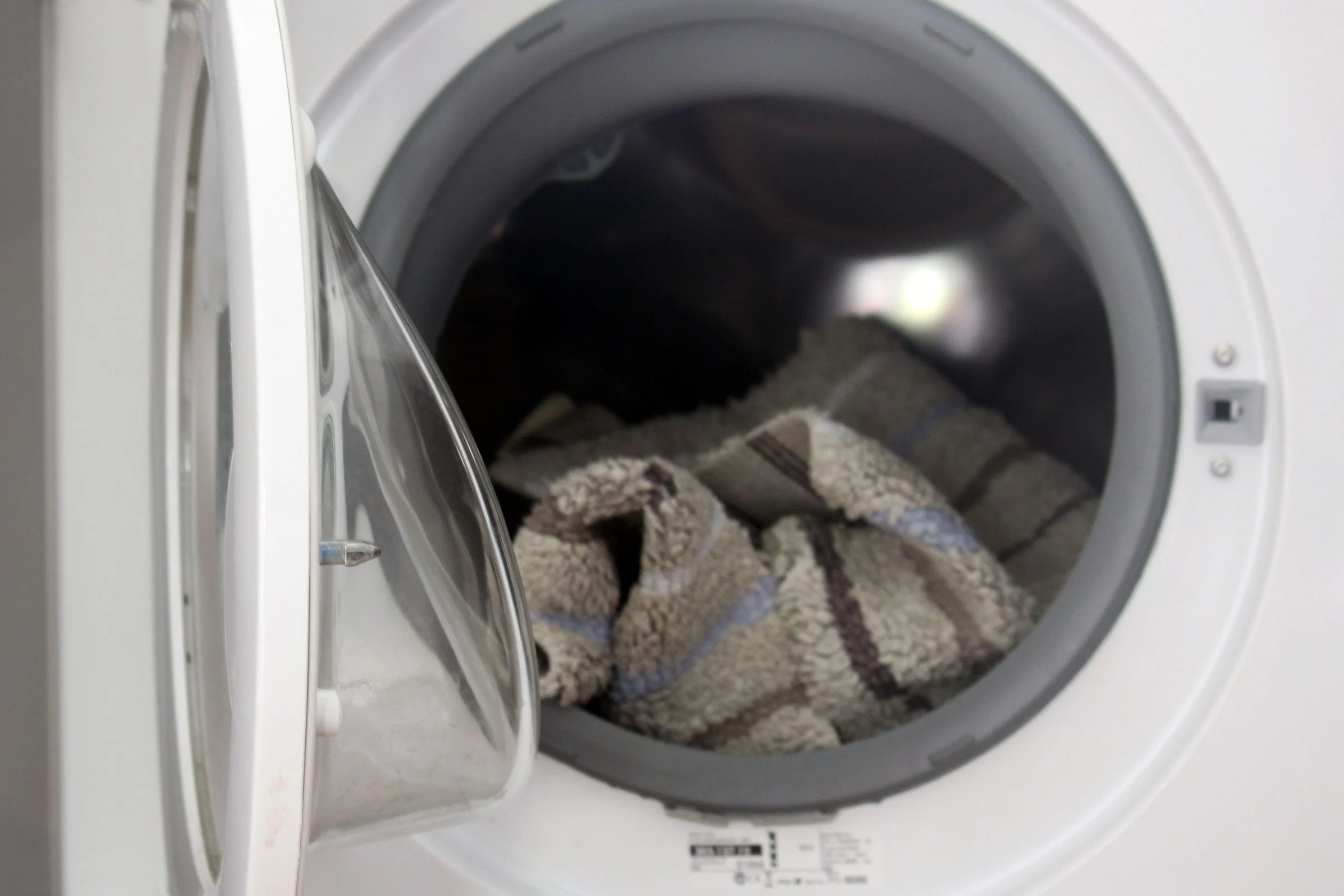 How To Clean Bathroom Rugs In Washing Machine
