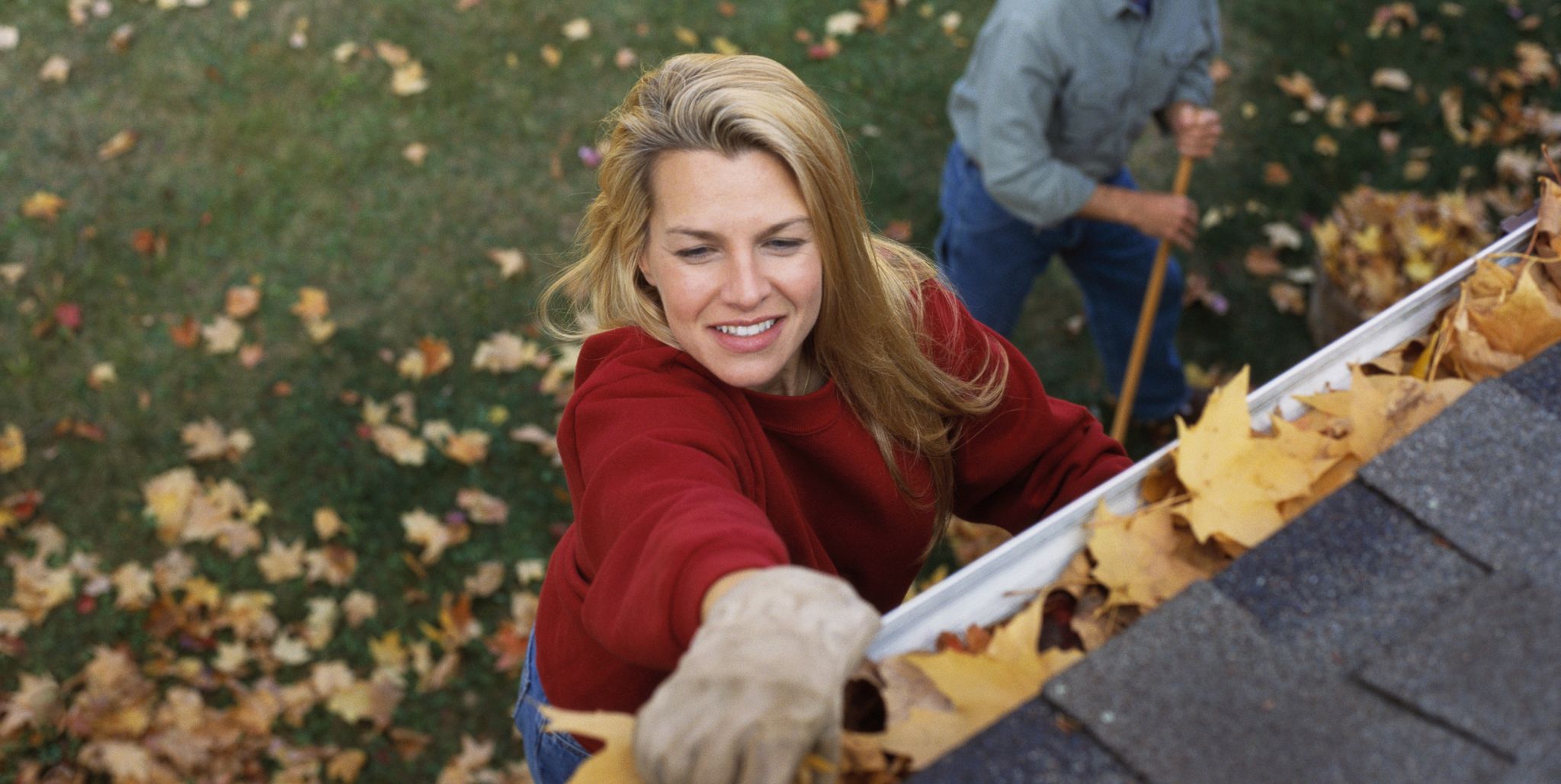 How To Clean Leaves From Gutters