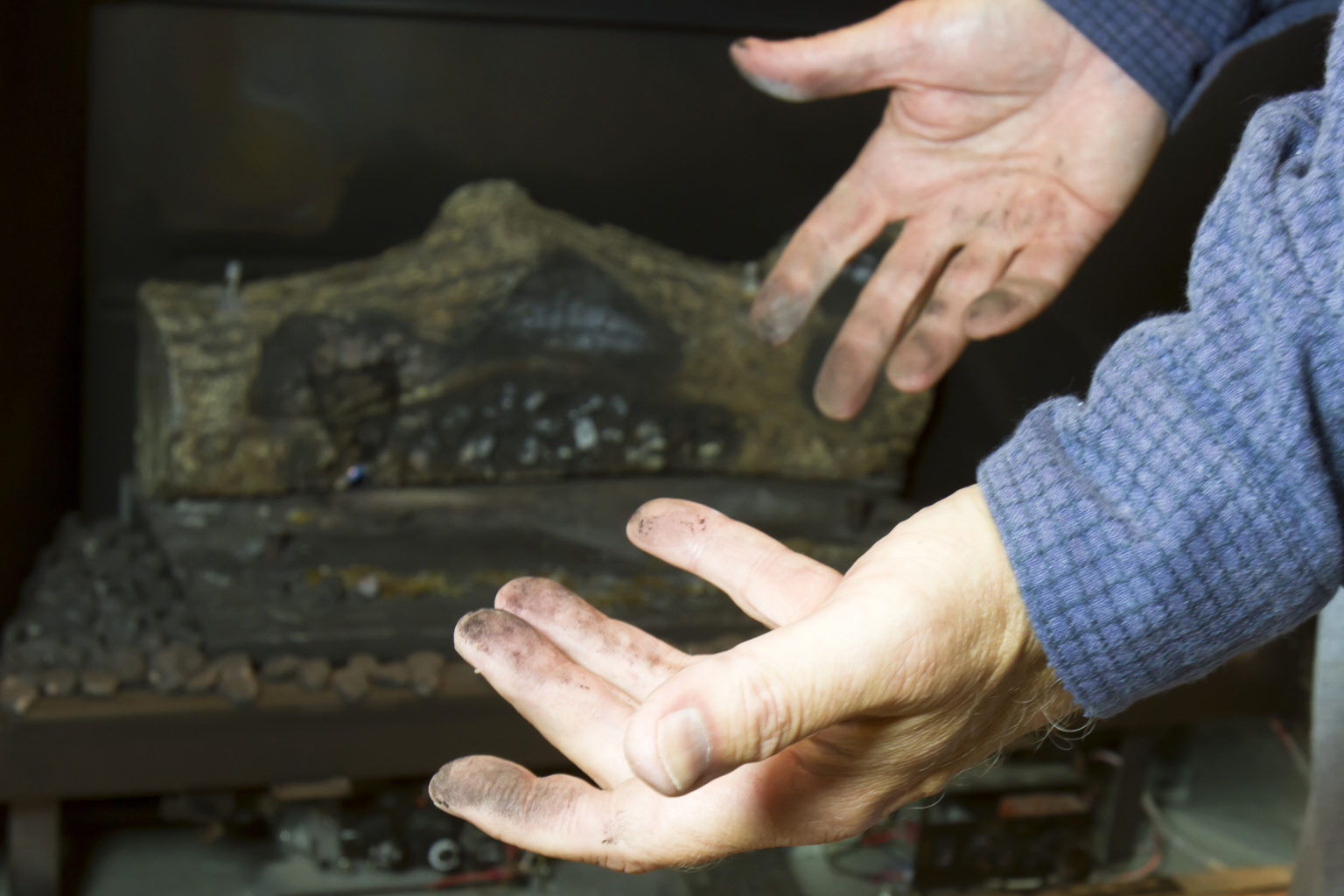How To Clean The Gas Logs Of Your Fireplace