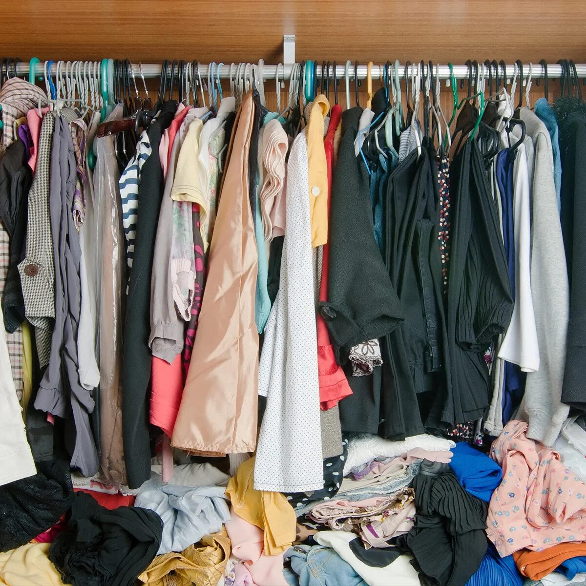 How To Declutter Wardrobe