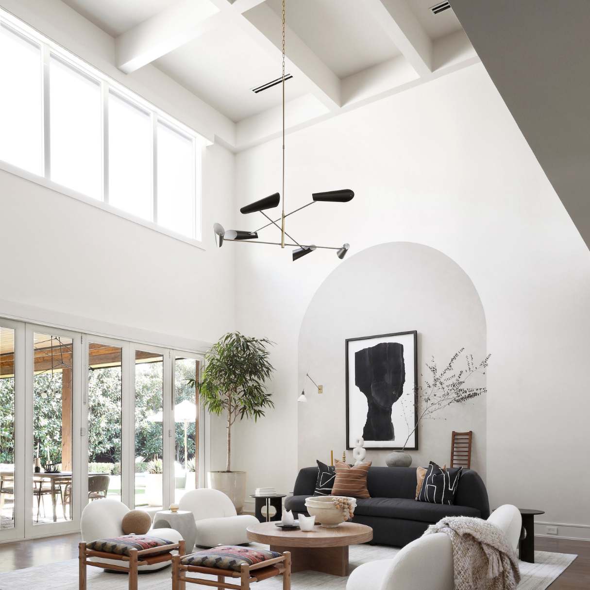 How To Decorate A Vaulted Ceiling Wall