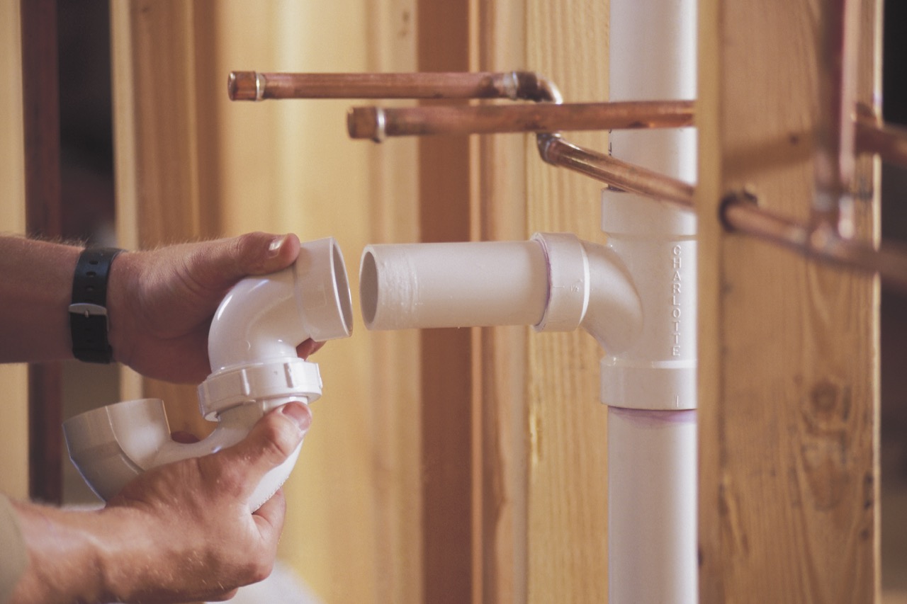 How To Efficiently Remove Plumbing Glue From Pipes