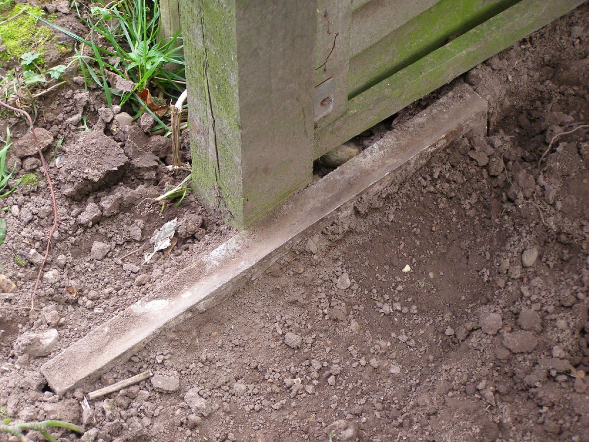 How To Fix A Loose Fence Post
