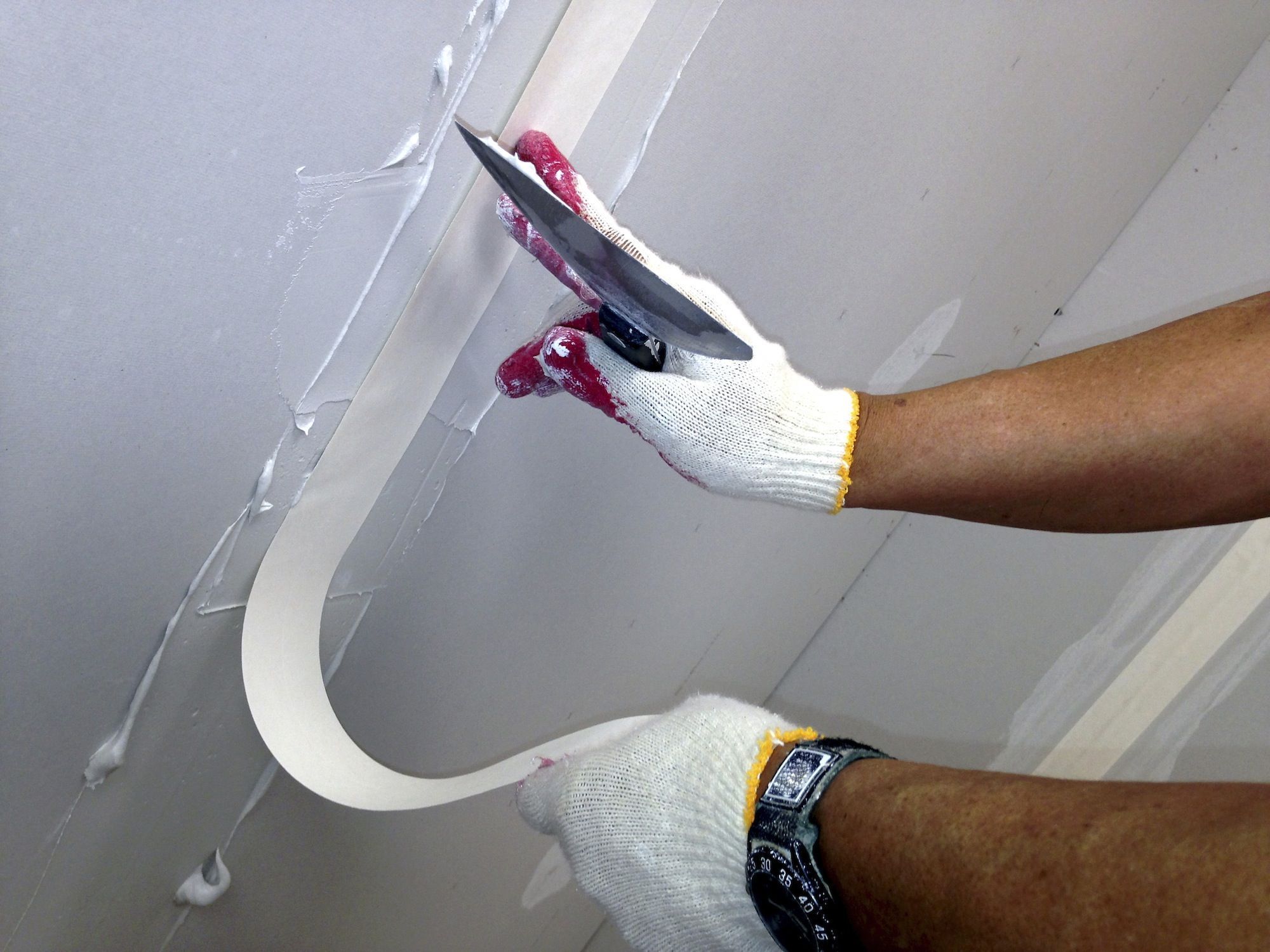 How To Fix Ceiling Drywall Cracks