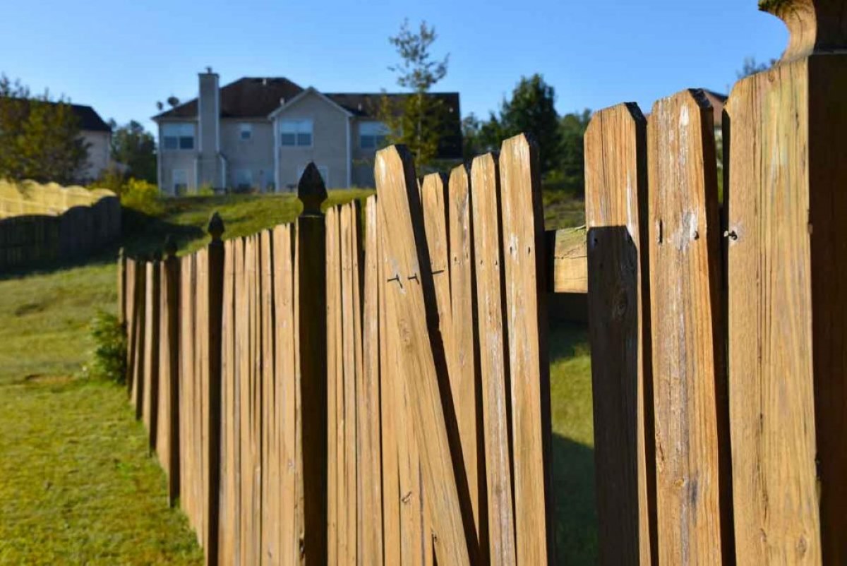 How To Fix Fence Panels