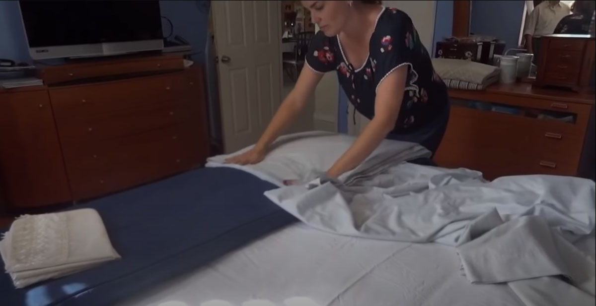 How To Fold Bed Sheets Into A Pillowcase