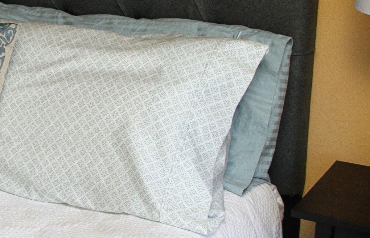 How To Fold The End Of A Pillowcase