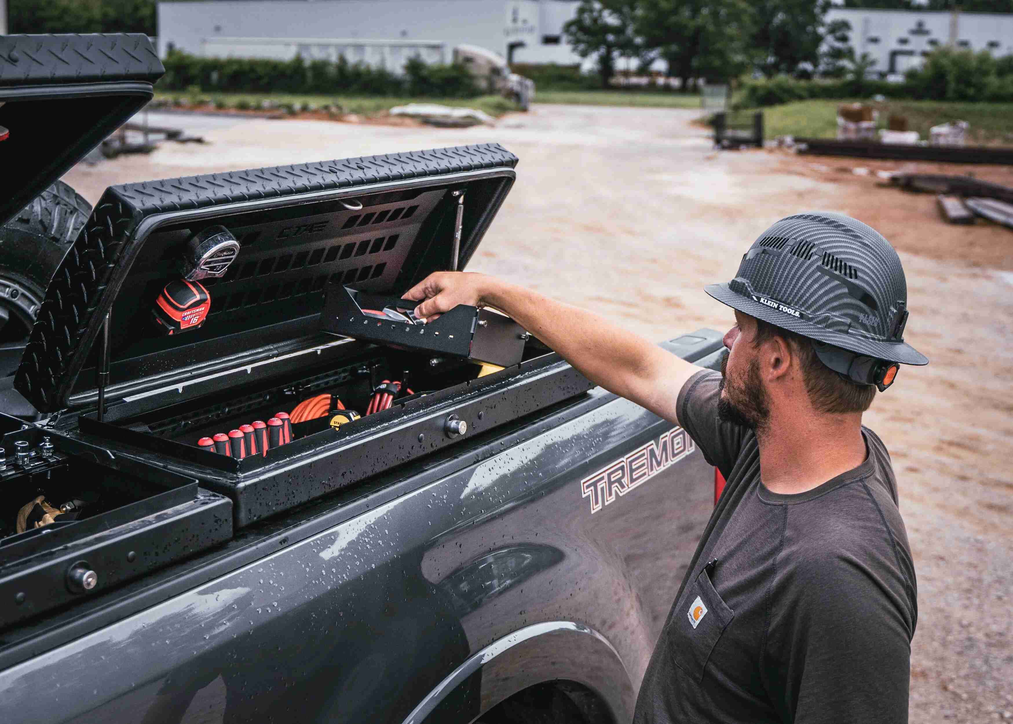 How to Get a Tool Chest In A Truck?