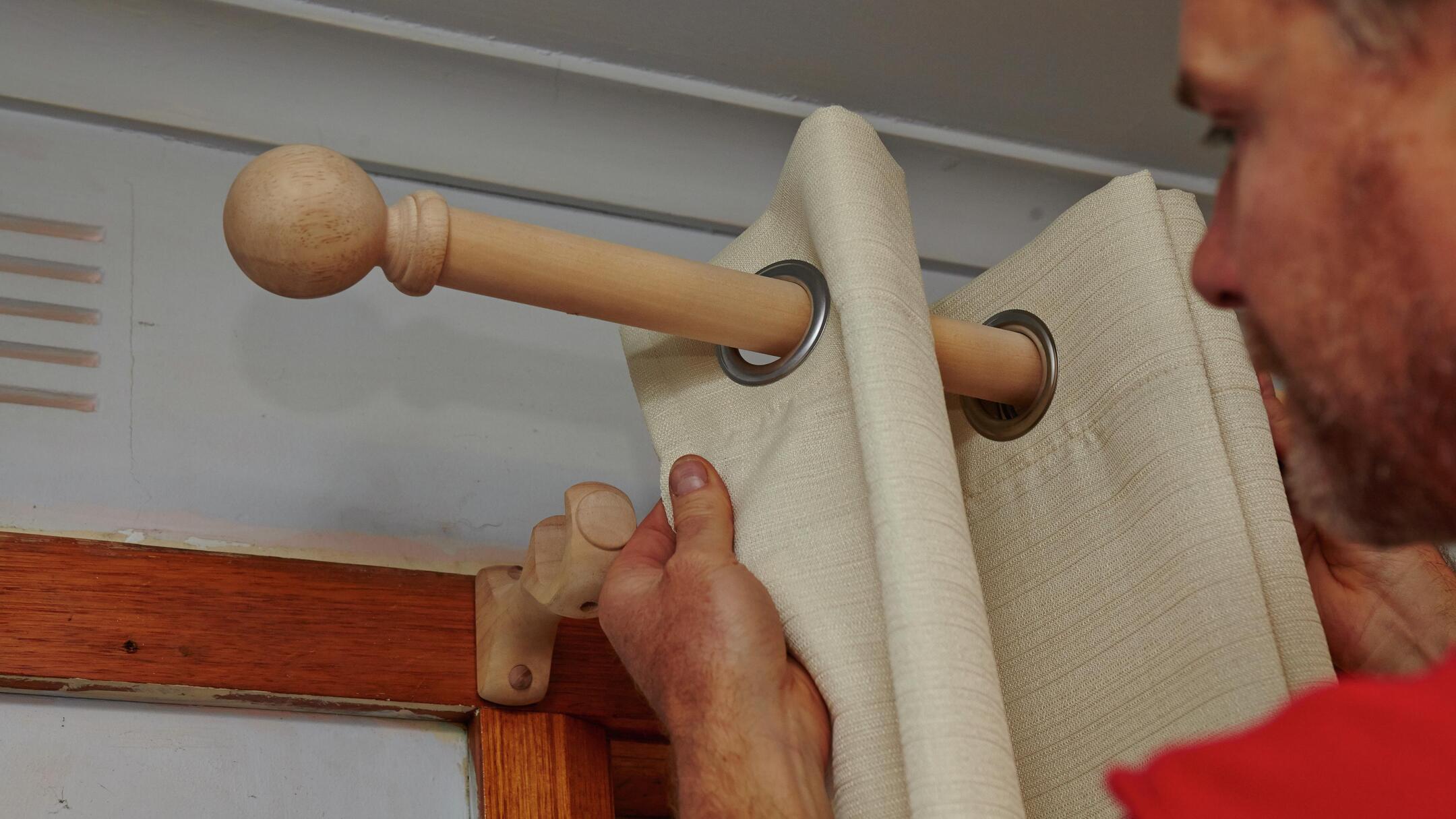 How To Hang Curtains Rod