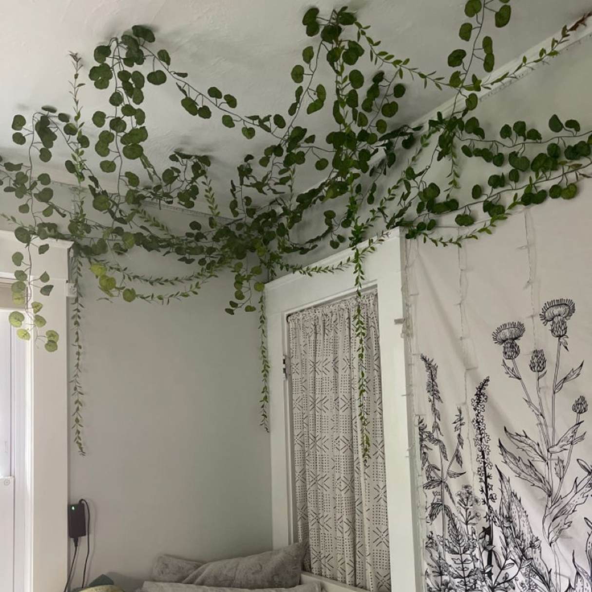 How To Hang Vines From The Ceiling