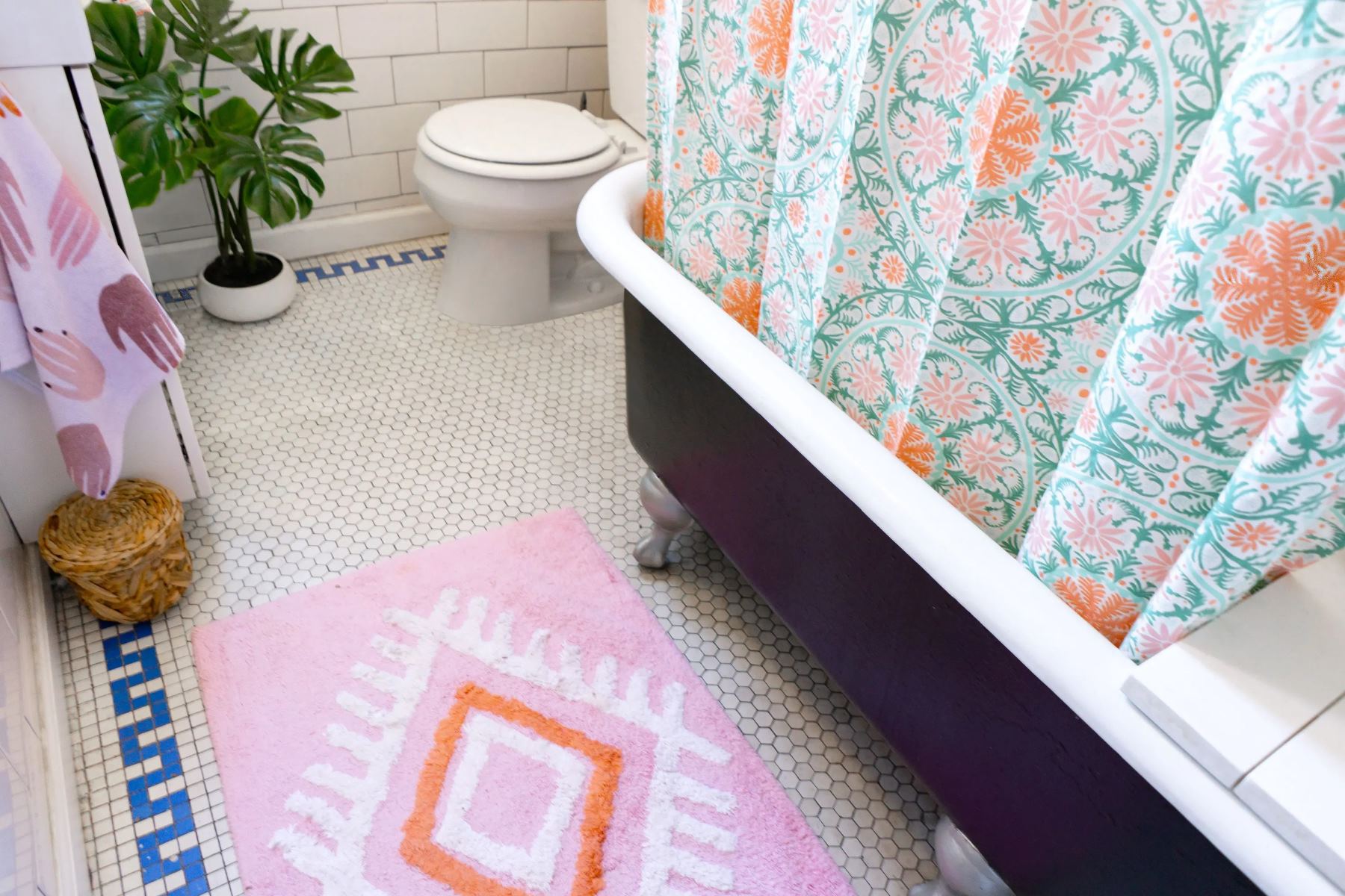 How To Keep Bathroom Rugs From Slipping