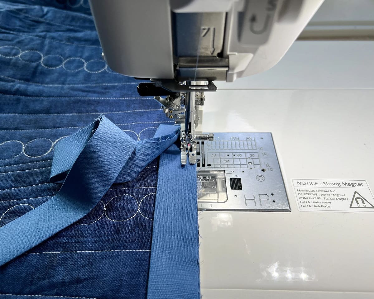 How To Machine Sew On Binding On A Quilt