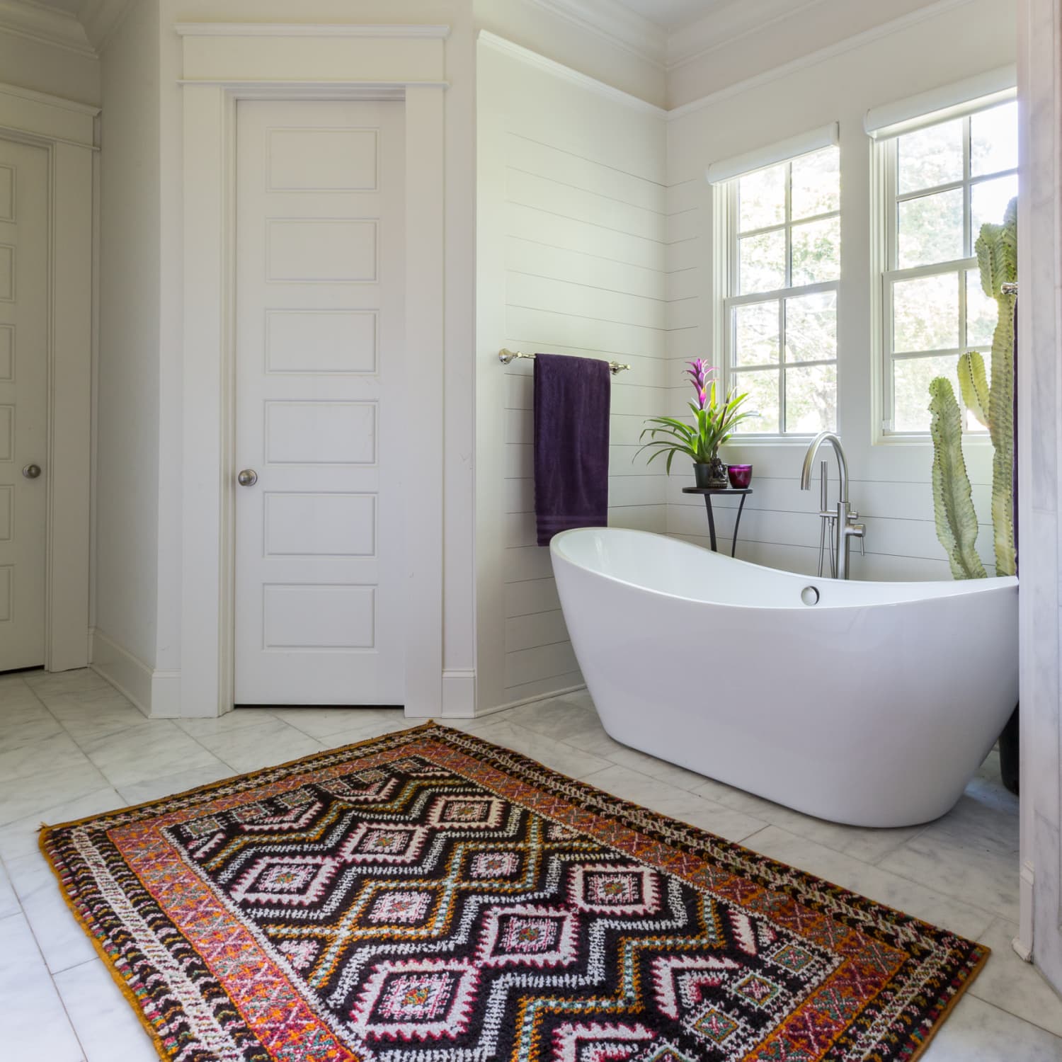 How To Place Bathroom Rugs