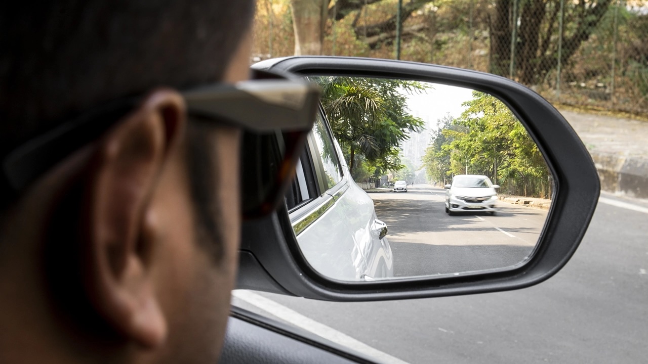 Seeing into Blind Spots: Clever Trick to Properly Align a Car's