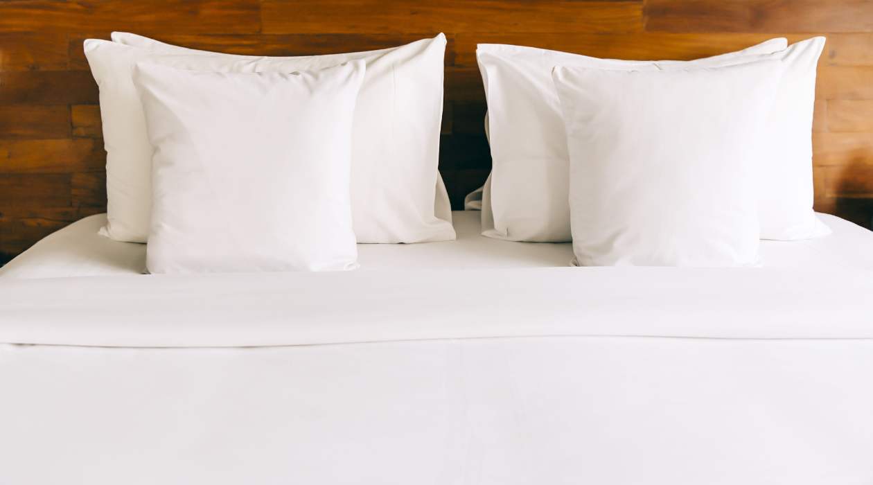 How To Refresh Pillows