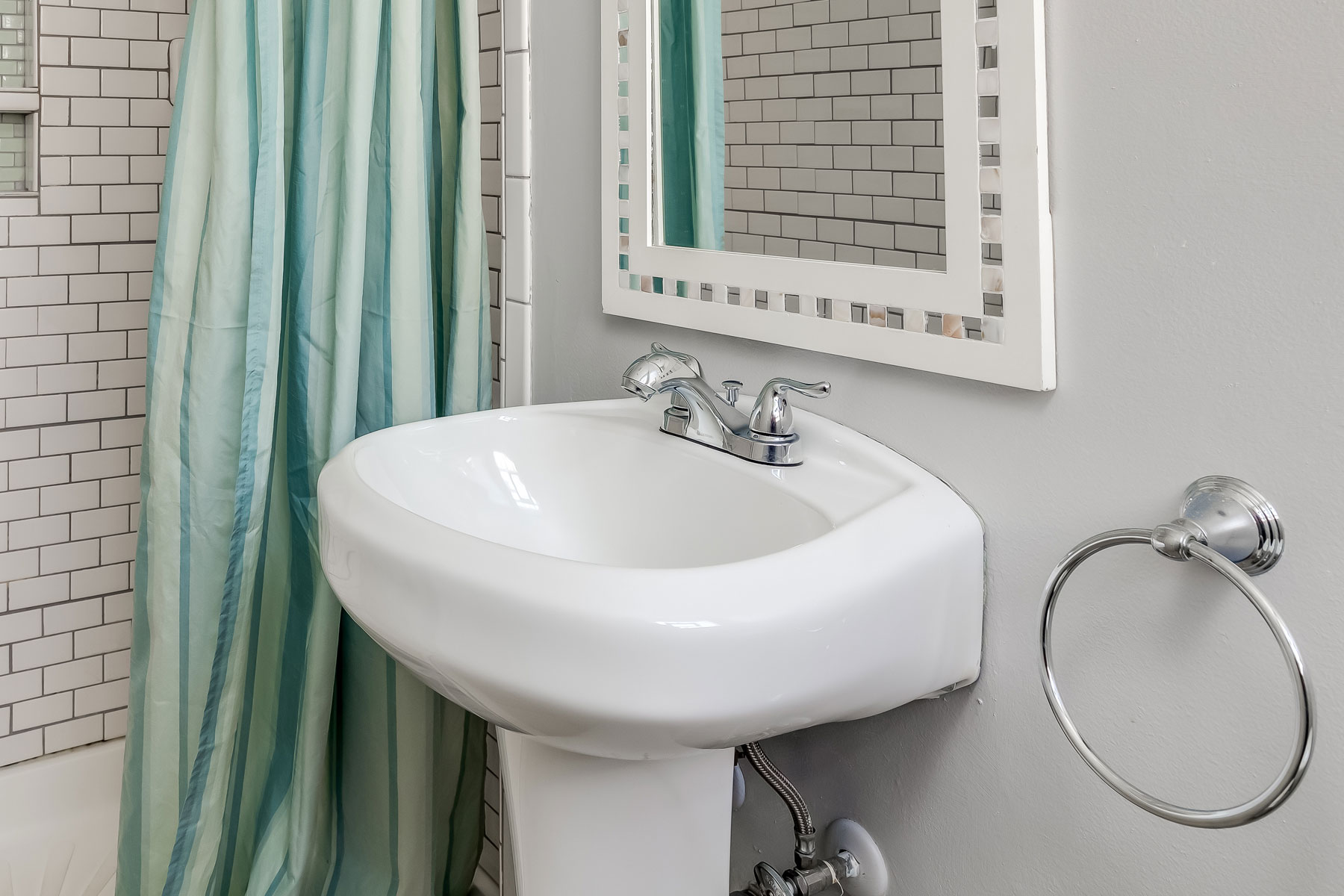 How To Remove A Pedestal Sink