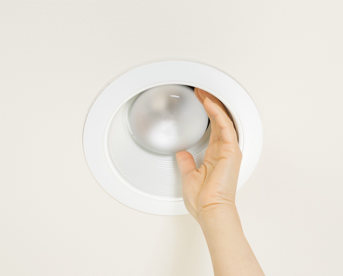 How To Remove A Stuck Ceiling Light Bulb