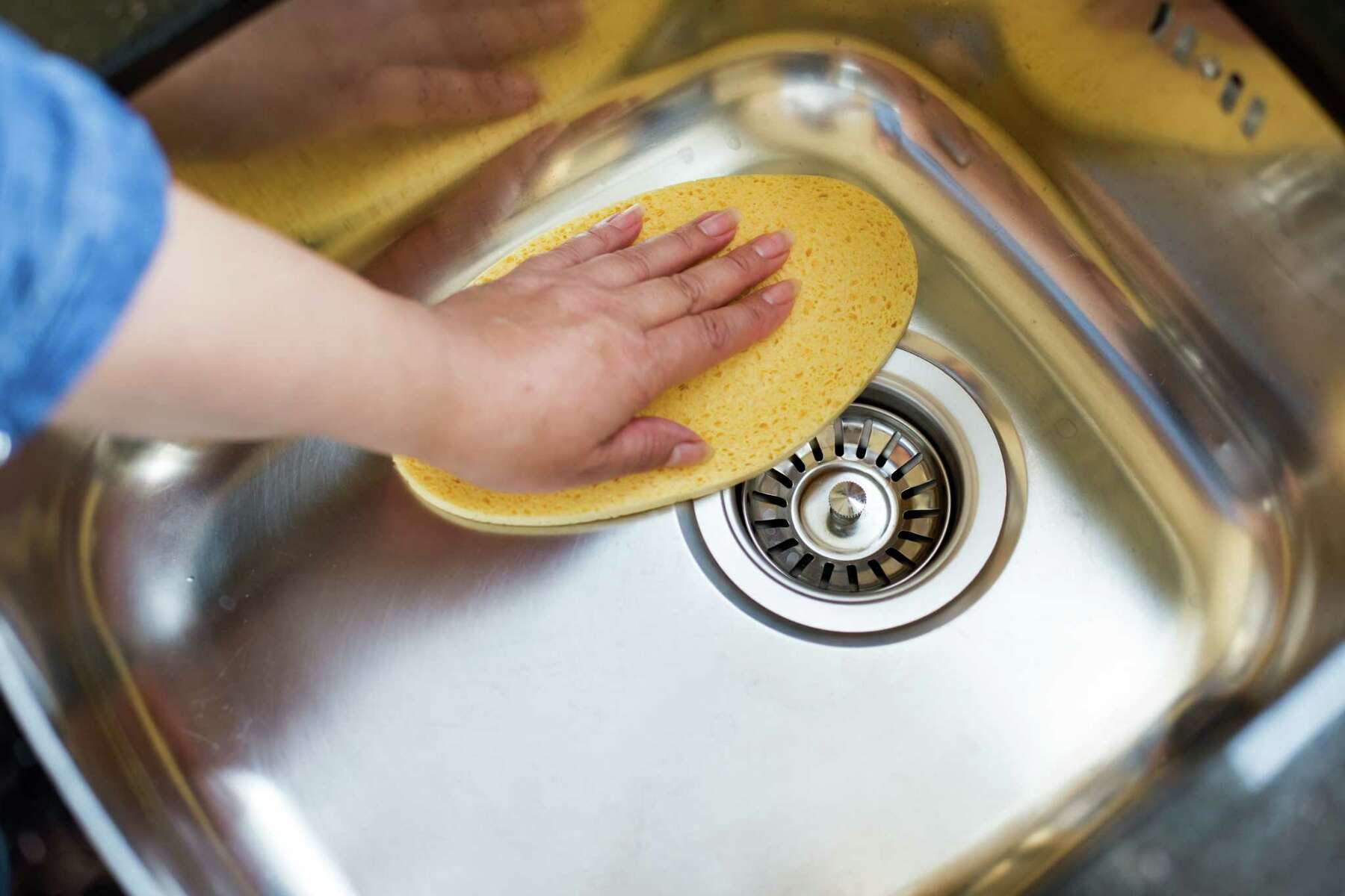 How To Remove Water Stains From Stainless Steel Sink