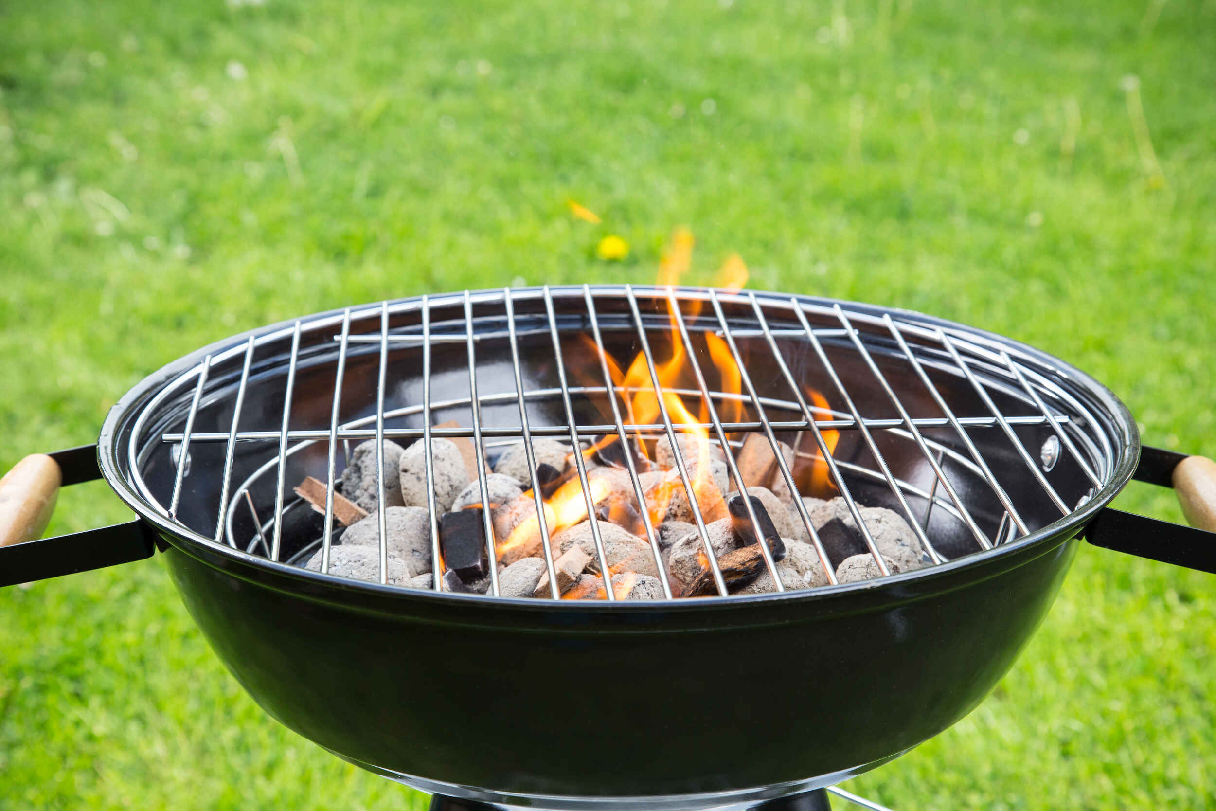 How To Set Up Charcoal Grill Without Chimney