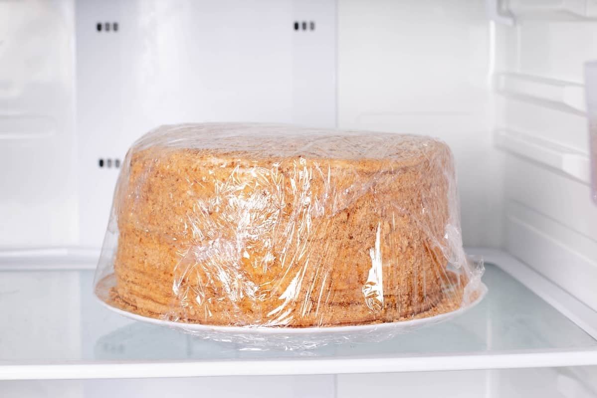 How To Store A Cake Overnight