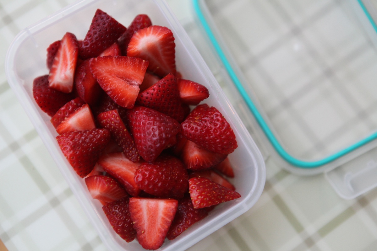How To Store Cut Strawberries