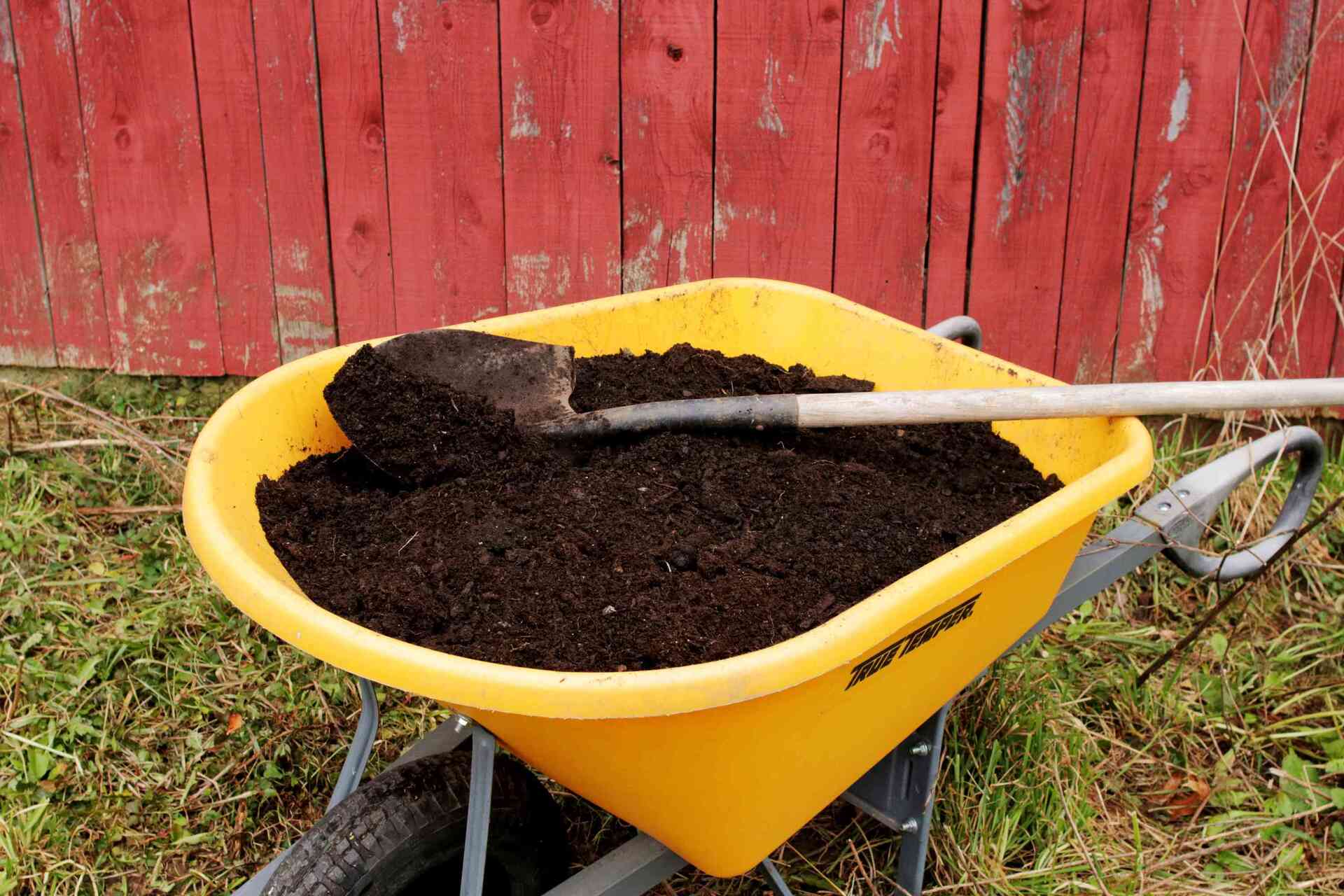 How To Store Dirt For Gardening, Landscaping, And Construction